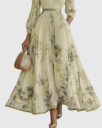 Robe longue en éclairage studio, vue complète