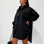 Robe chemise worn décontractée, vue de profil montrant l'ourlet asymétrique