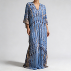 Vue de dos de la robe caftan avec chute généreuse