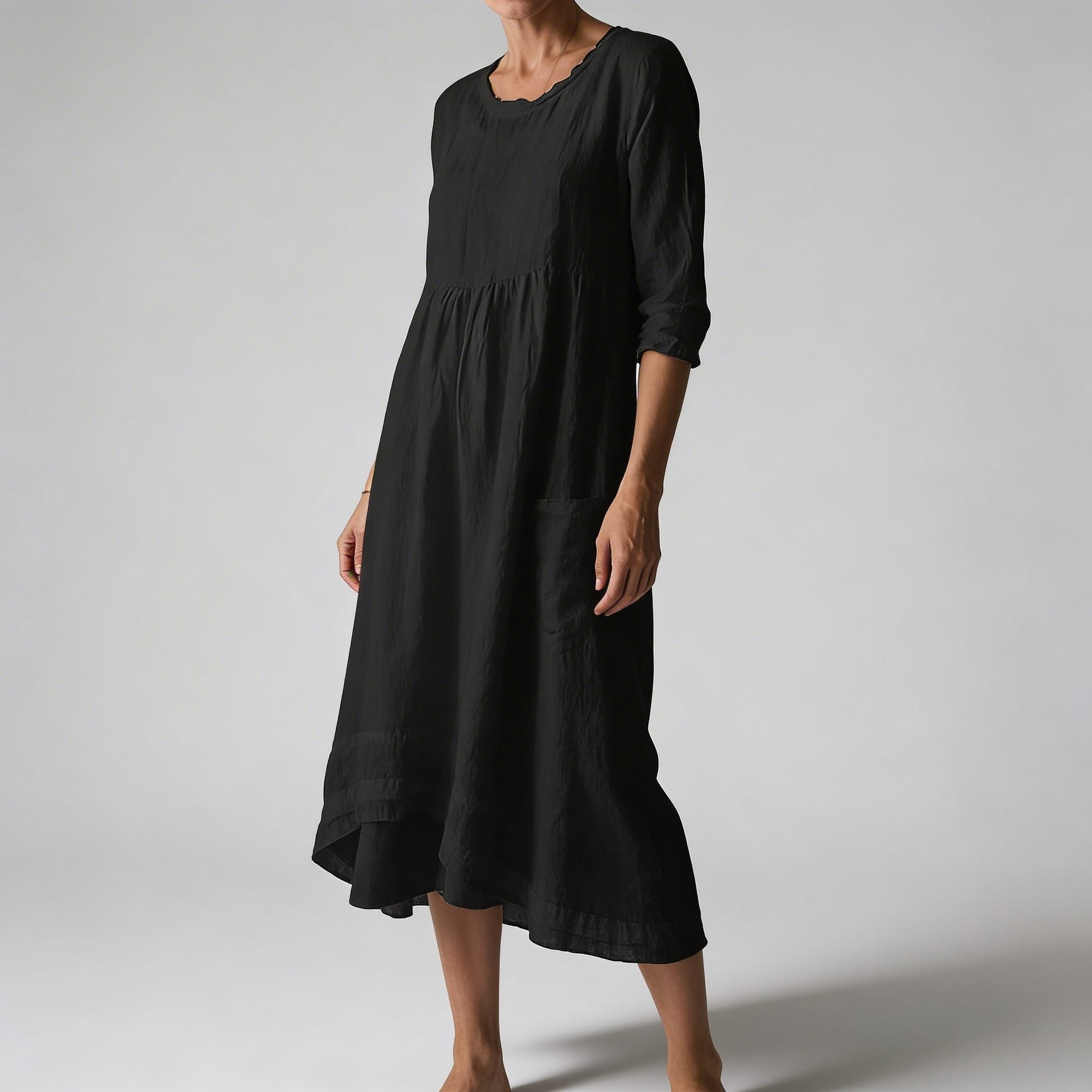 Robe d'été bleu clair vue de dos avec ouverture fluide