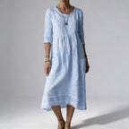 Robe d'été fluide bleu clair vue de face sur mannequin