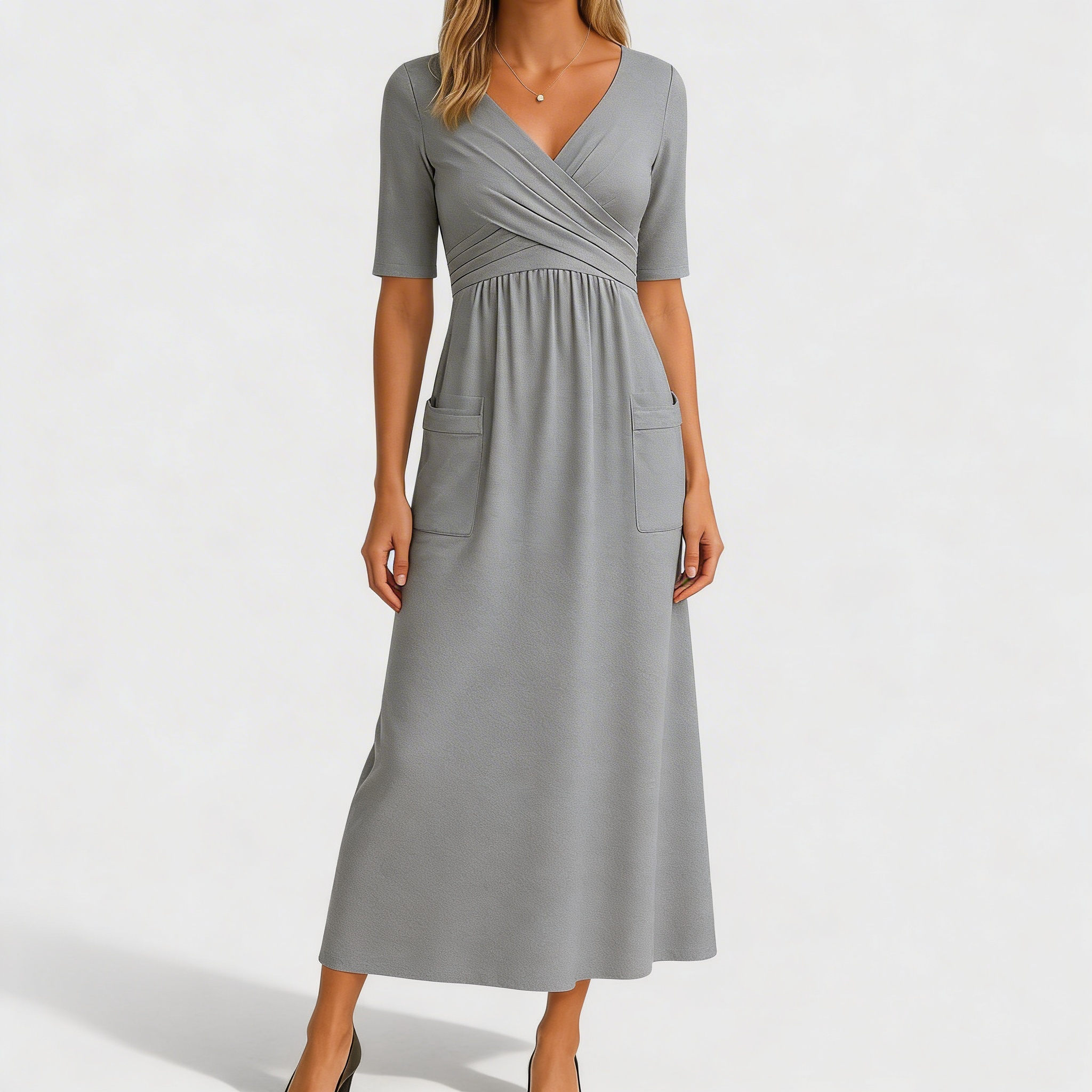 Robe midi fluide coupe A, vue de face sur mannequin