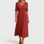 Robe portée en tenue casual, style complet