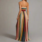 Détail du bustier sans bretelles et de l'encolure de la robe