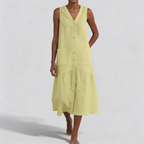 Dos de la robe midi avec détail de la coupe