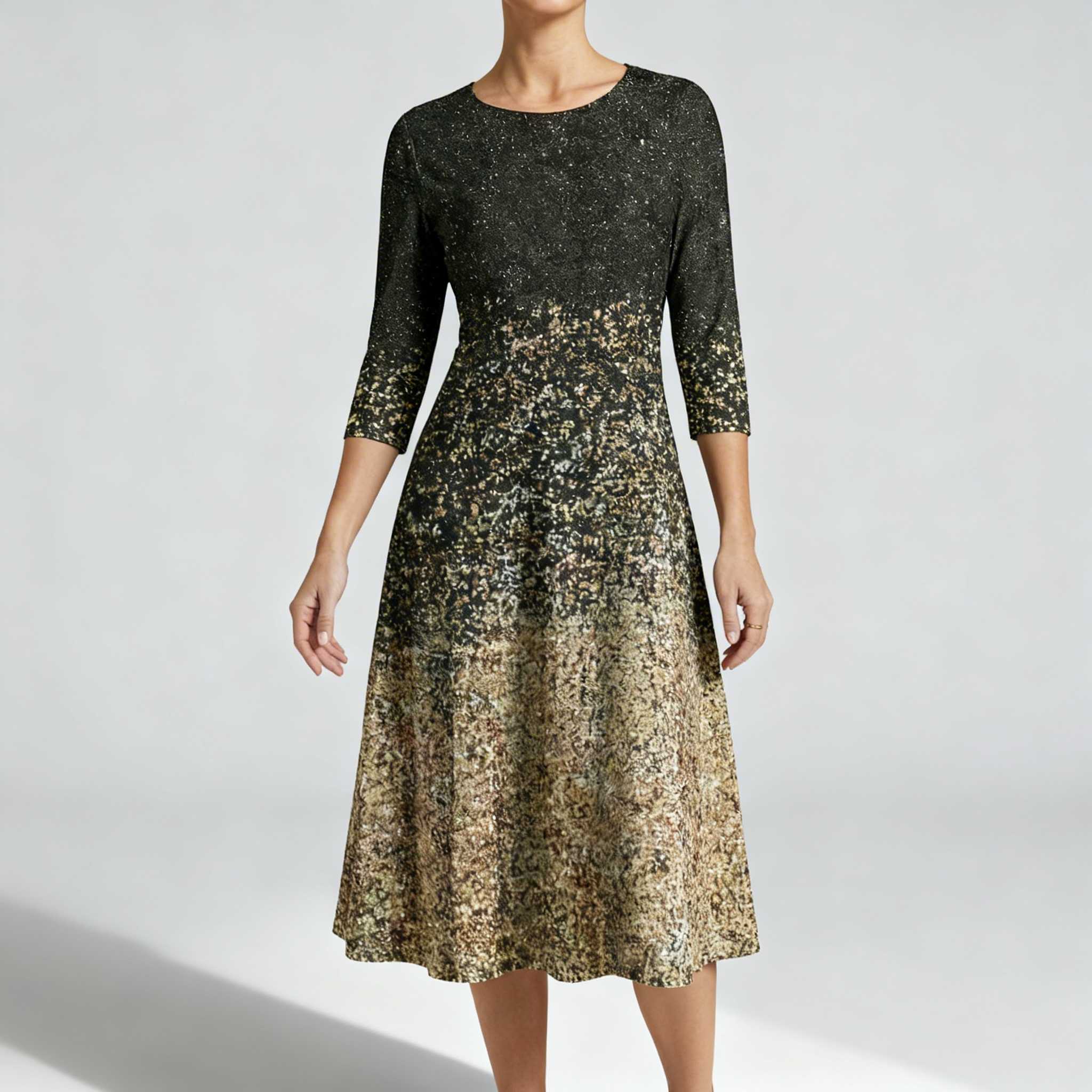 Robe midi scintillante portée de profil