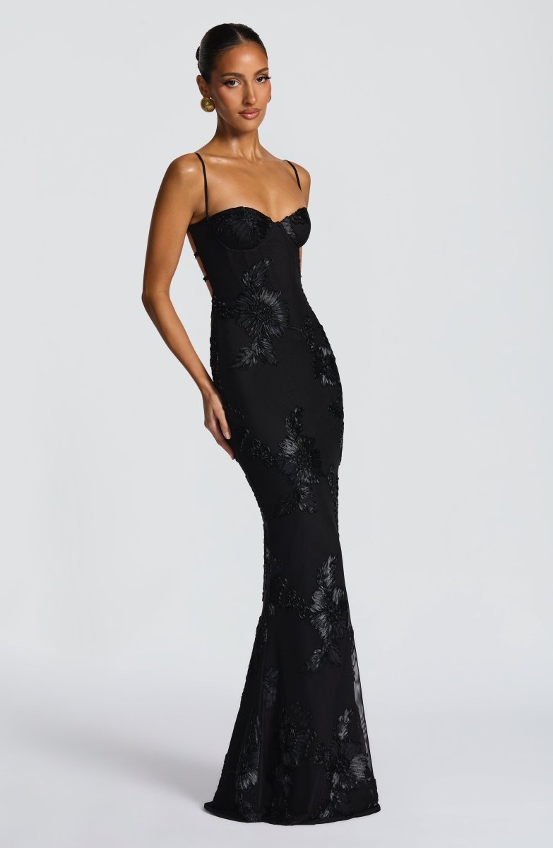 Robe de soirée en dentelle florale, vue de dos avec laçage