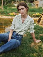 Blouse broderie florale col V manches courtes pour femme