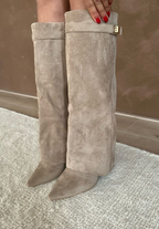 Bottes hautes en cuir à boucle dorée pour femme