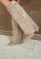 Bottes hautes en cuir à boucle dorée pour femme