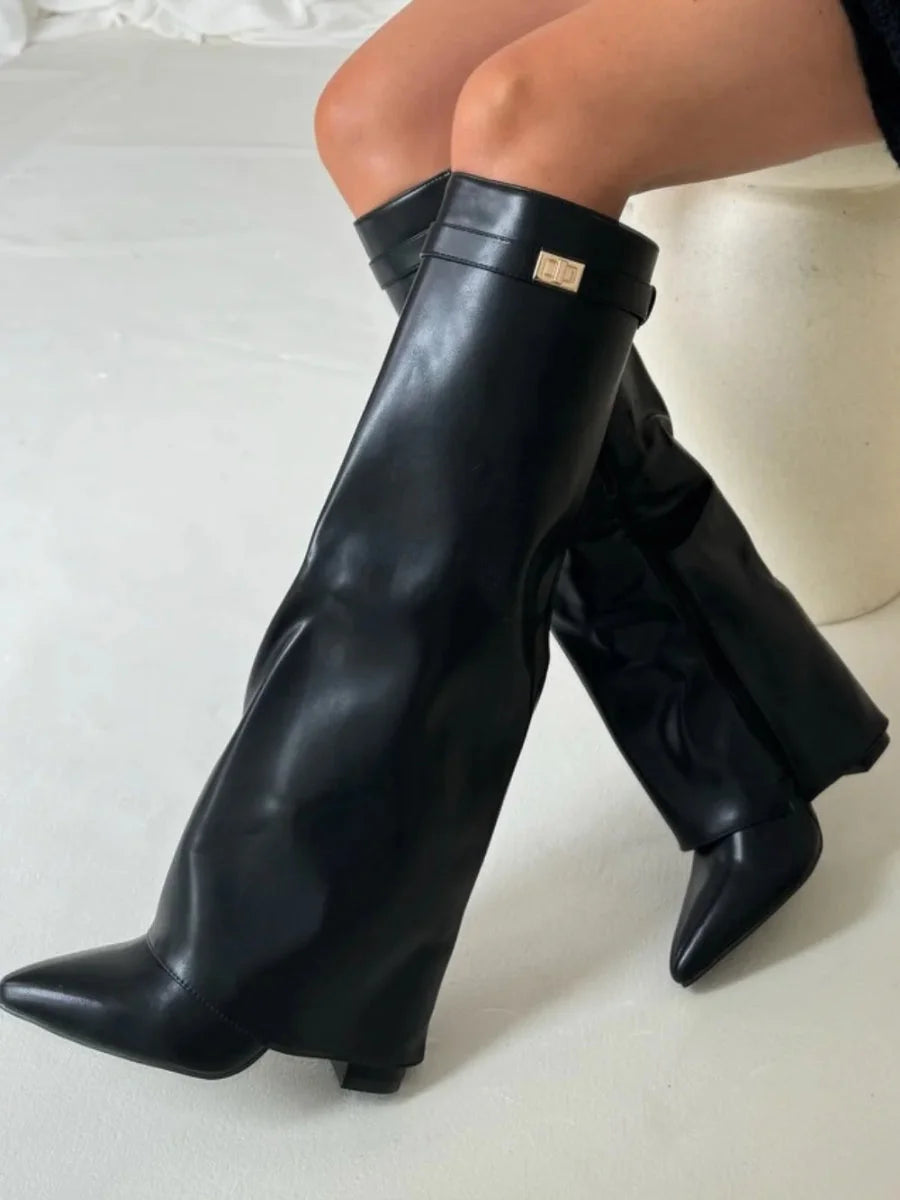 Bottes hautes en daim détail métallique doré pour femme