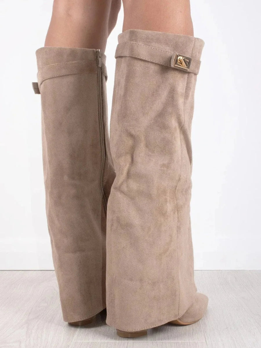 Bottes hautes en daim détail métallique doré pour femme
