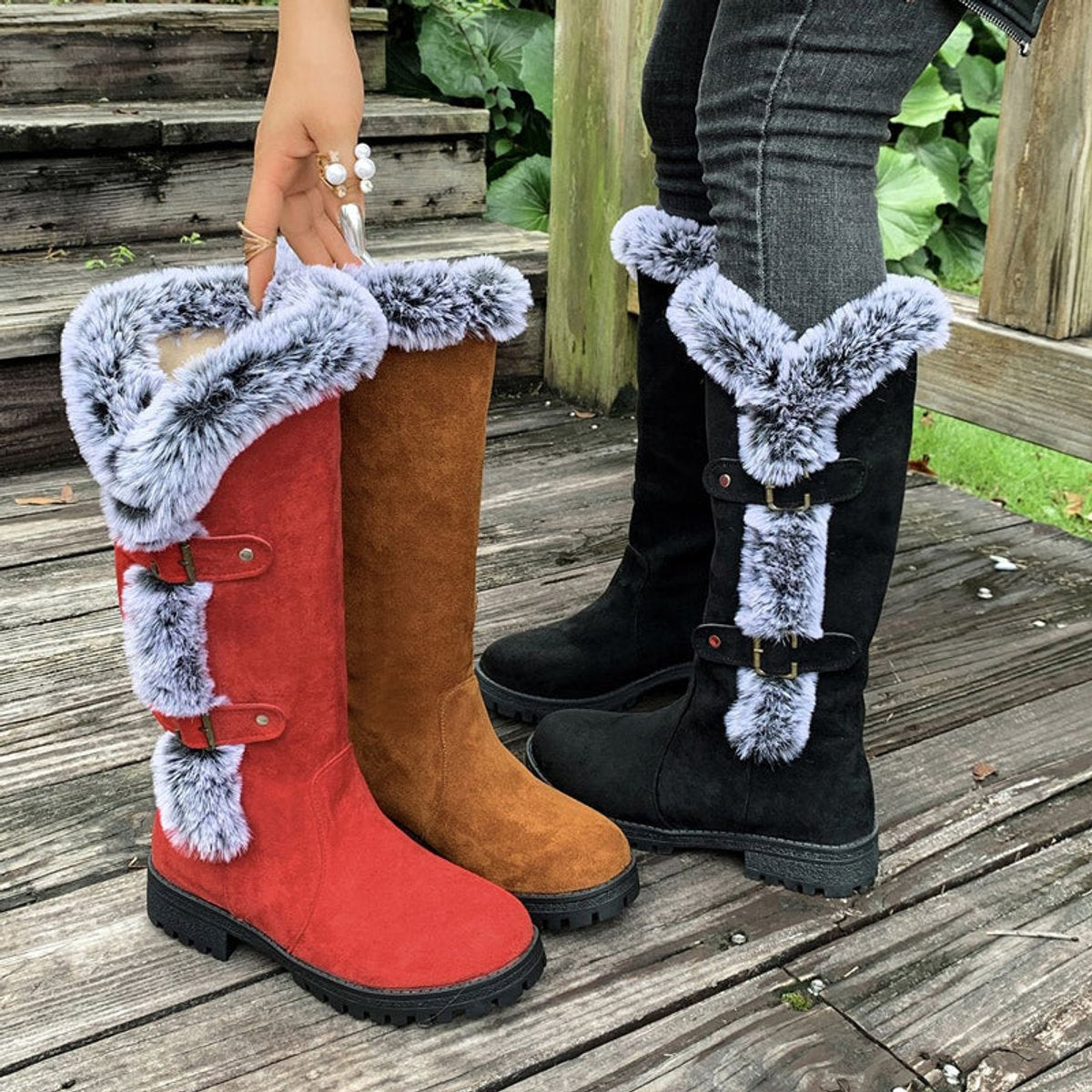Bottes hautes fourrure grise boucles décoratives pour femme – vue 3