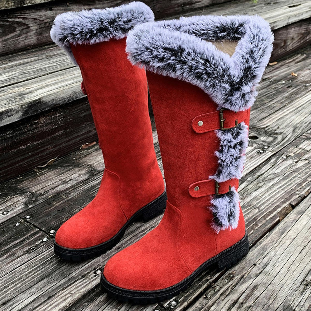 Bottes hautes fourrure grise boucles décoratives rouge pour femme