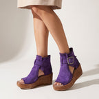 Bottines compensées à boucle pour femme violet, portées, vue de face