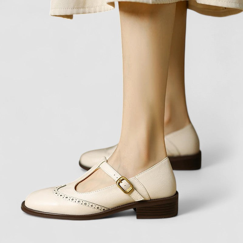 Chaussures à brides perforées talon bas beige pour femme
