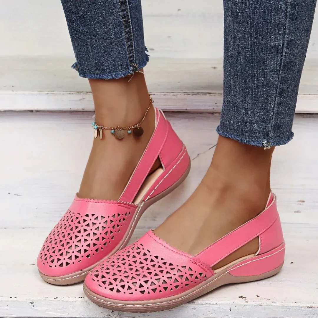 Chaussures plates ajourées motif géométrique rose pour femme