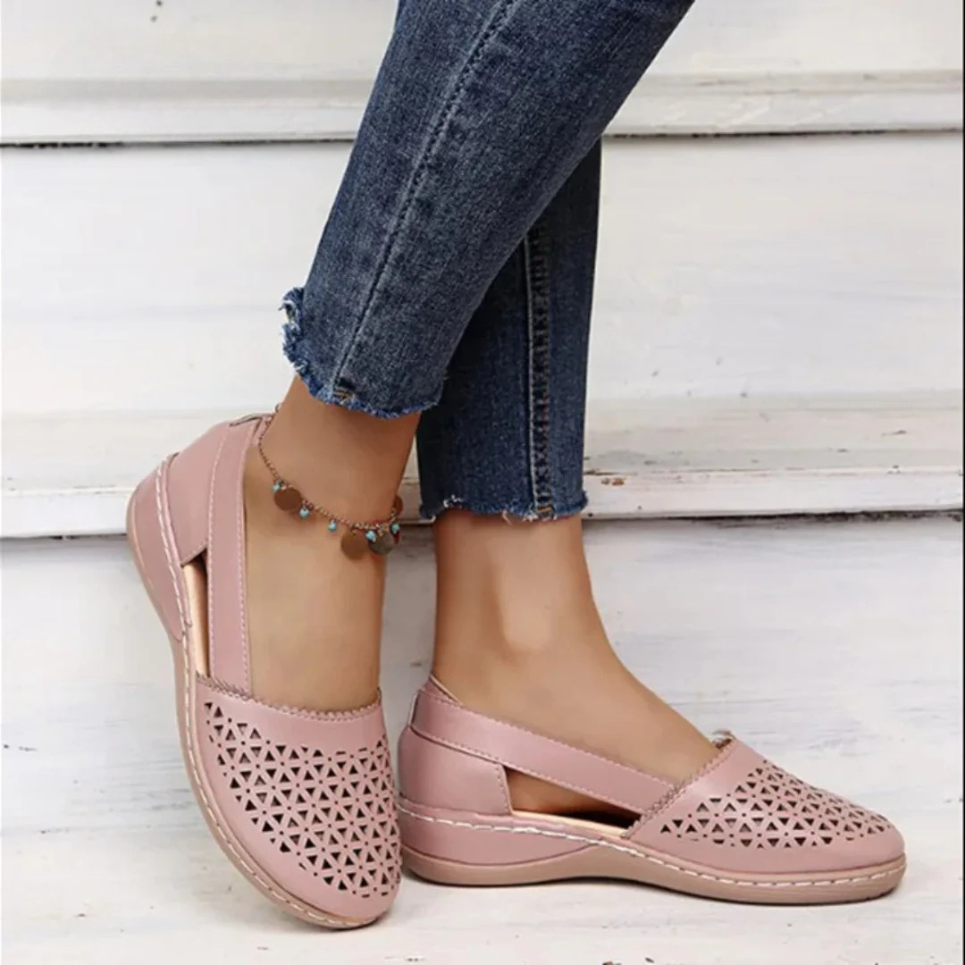 Chaussures plates ajourées motif géométrique rose clair pour femme