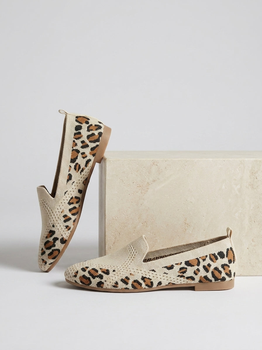 Chaussures plates brillantes à enfiler leopard pour femme