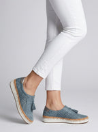 Chaussures slip-on perforées à pompons compensées pour femme – vue 5