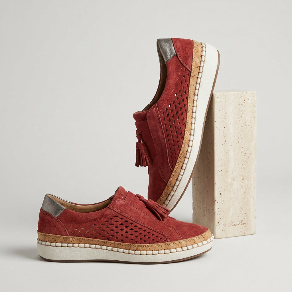 Chaussures slip-on perforées à pompons compensées rouge pour femme