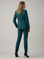 Ensemble blazer ajusté et pantalon droit pour femme