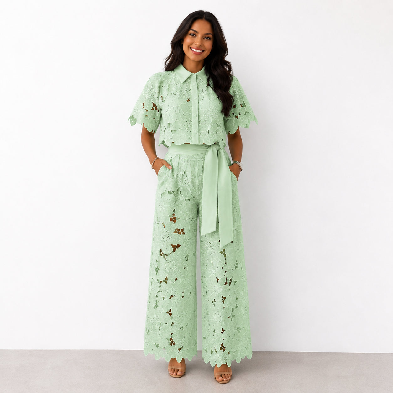 Ensemble dentelle florale ajourée pantalon large vert pour femme