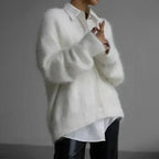 Gilet doux col V oversize à boutons blanc pour femme