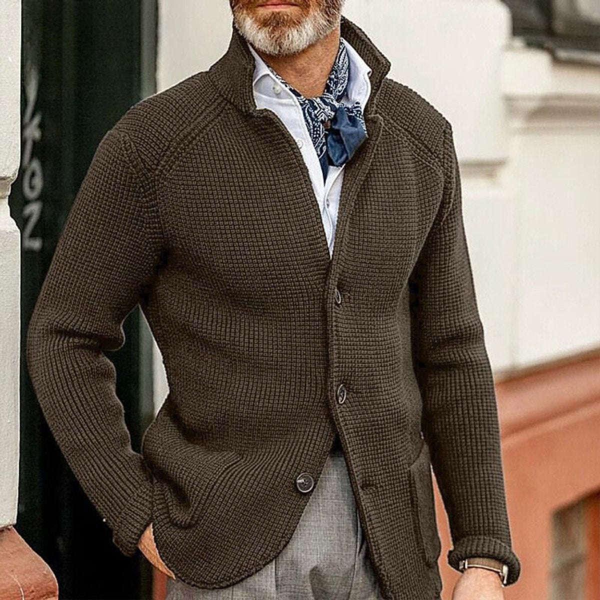 Gilet texturé boutonné col montant café pour homme