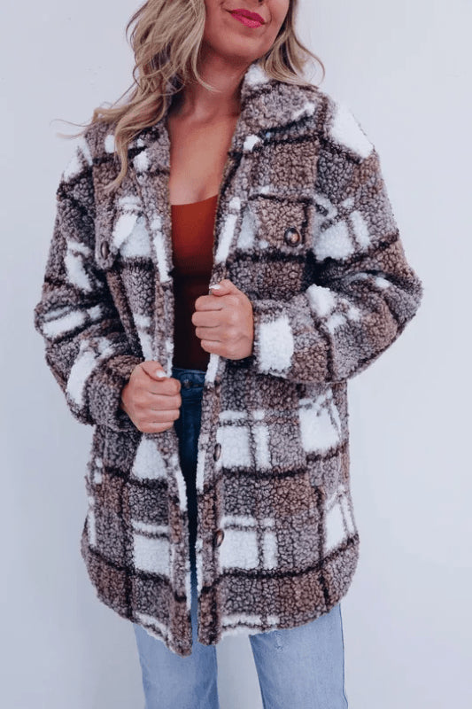 Manteau sherpa à carreaux pastel boutonné marron pour femme