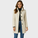 Manteau structuré col montant à boutons crème pour femme
