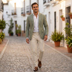 Blazer homme porté de profil, coupe slim