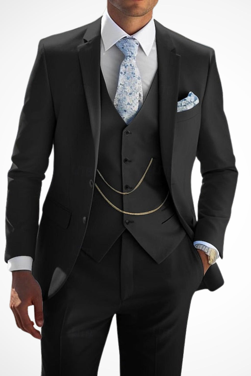 Détail du gilet à encolure V avec chaîne décorative et boutonnage