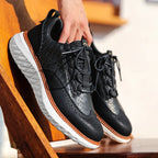 Vue dessus baskets cuir tressé