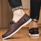 Détail couture mocassin traditionnel sur tige