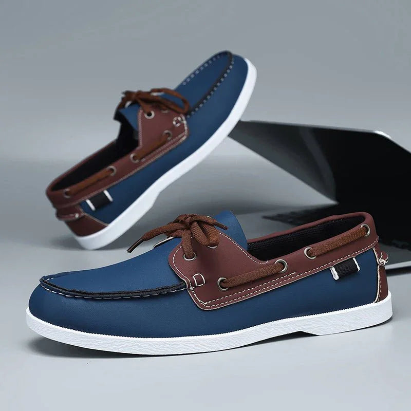 Détail couture apparente côté chaussure bateau