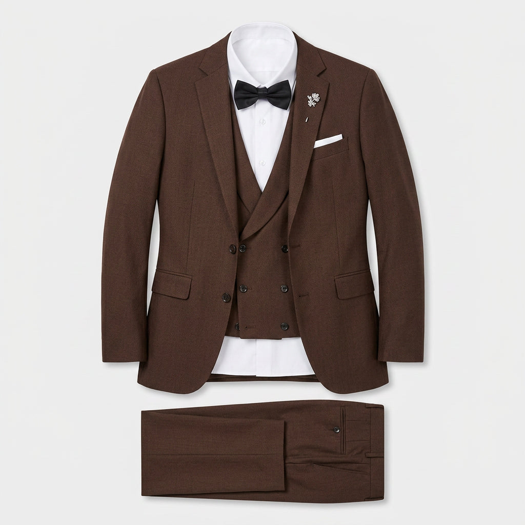 Détail de la ceinture et pantalon ajusté