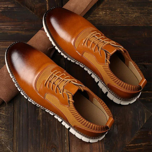 Chaussures casual homme en cuir marron clair à lacets, vue de trois quarts