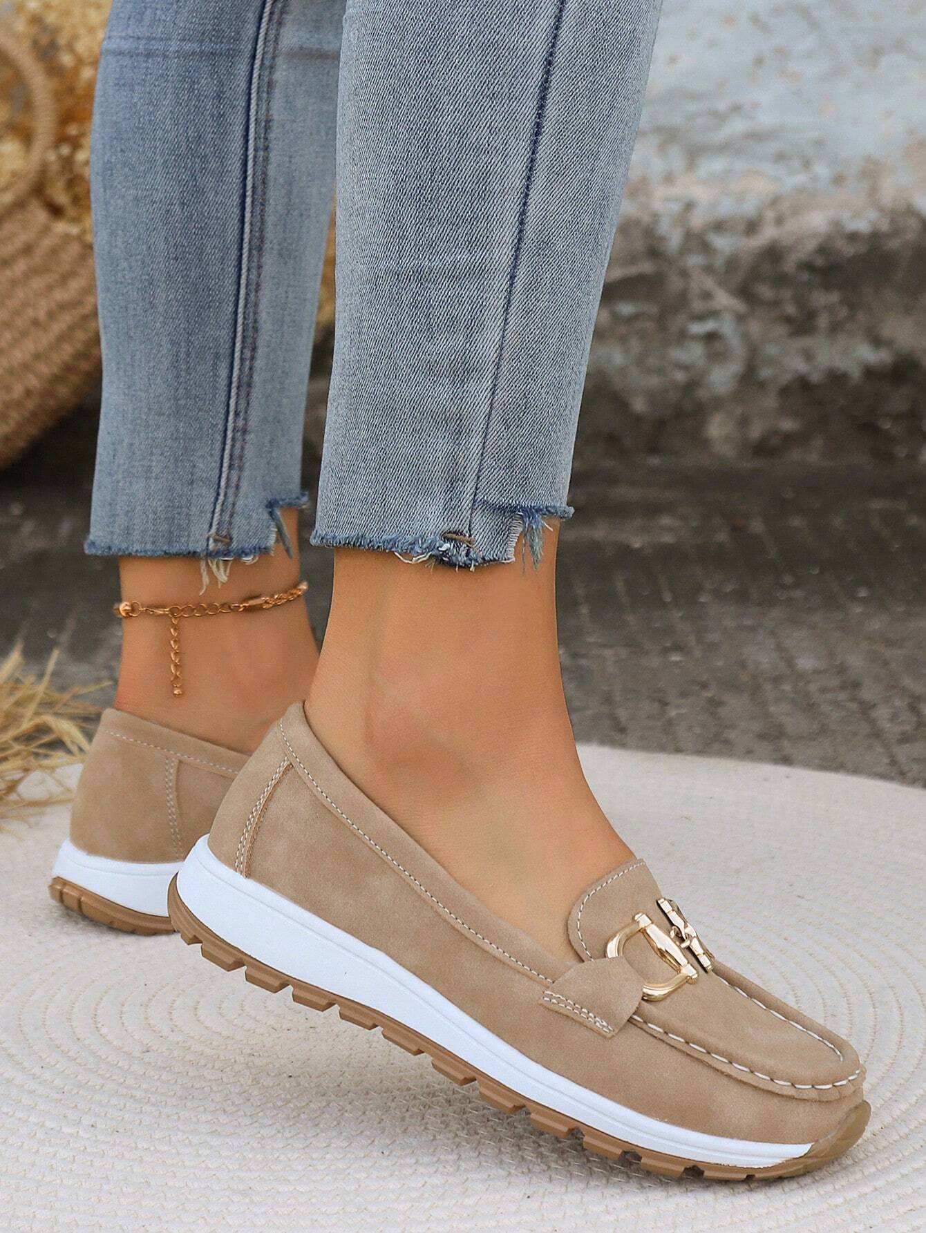 Mocassins compensés à boucle dorée pour femme – vue 3