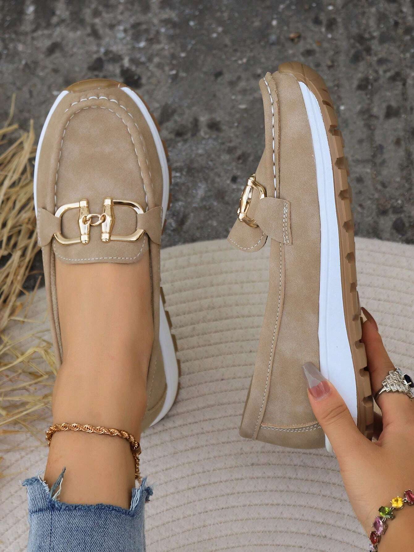 Mocassins compensés à boucle dorée pour femme – vue 4