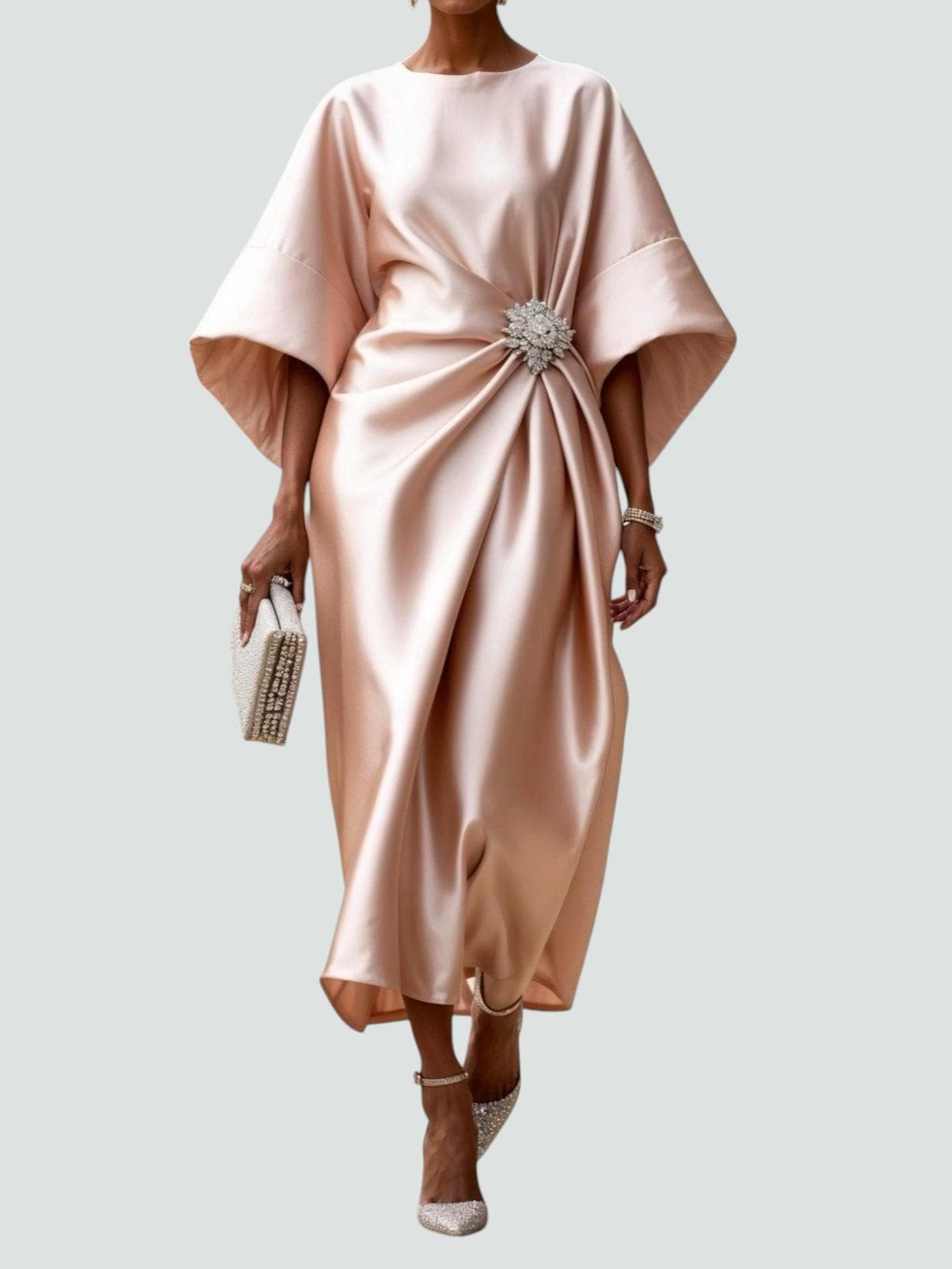 Vue de dos avec drapé du satin et manches kimono