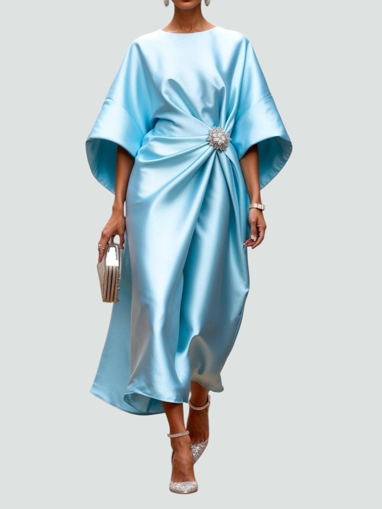 Fronce à la taille avec broche en cristal amovible