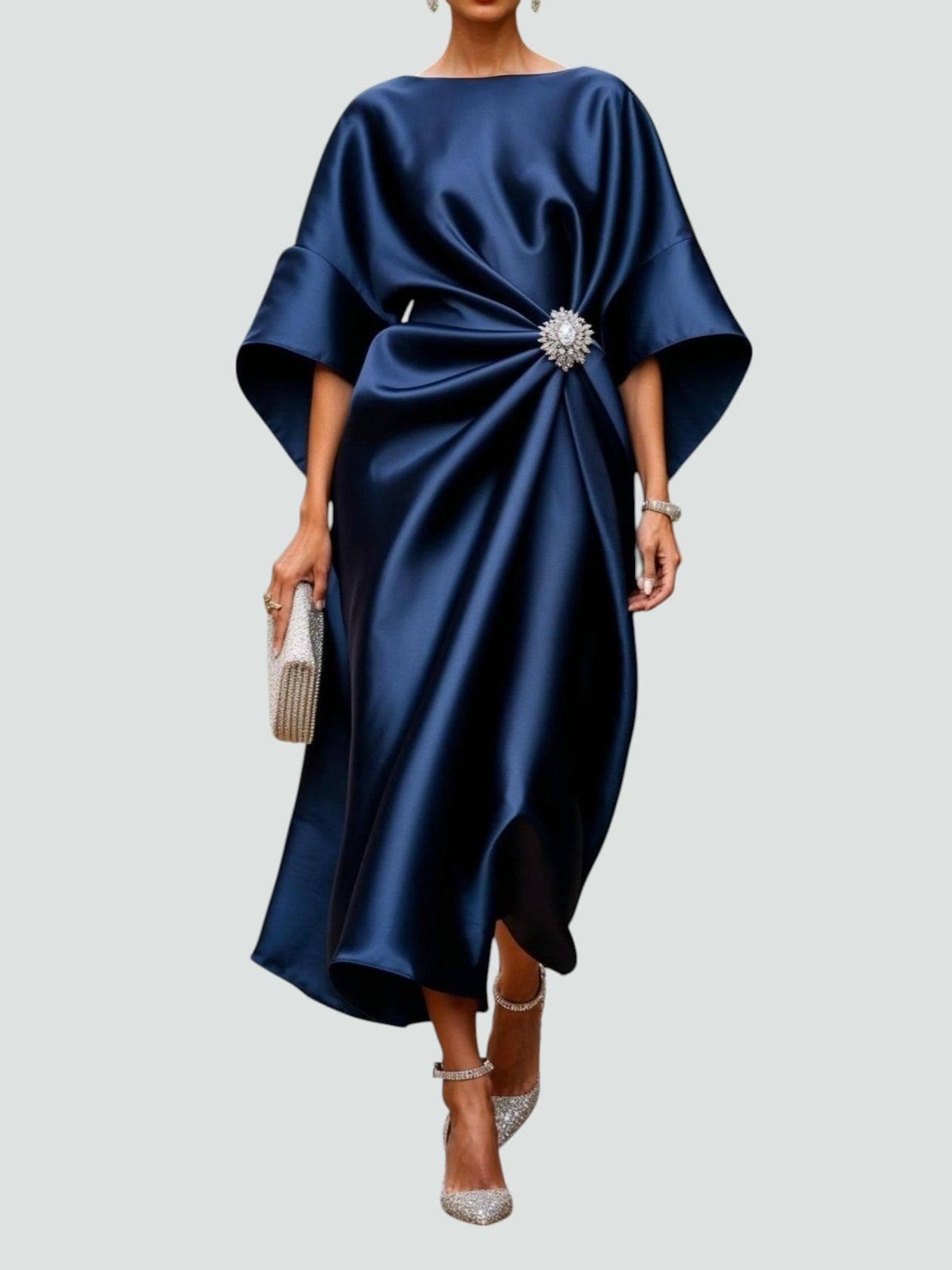 Robe maxi satin vue de face, manches kimono et fronce à la taille