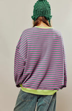 Pull rayé oversize à capuche pompom pour femme – vue 4