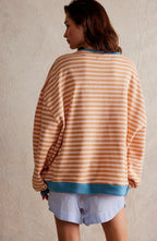 Pull rayé oversize à capuche pompom pour femme – vue 6