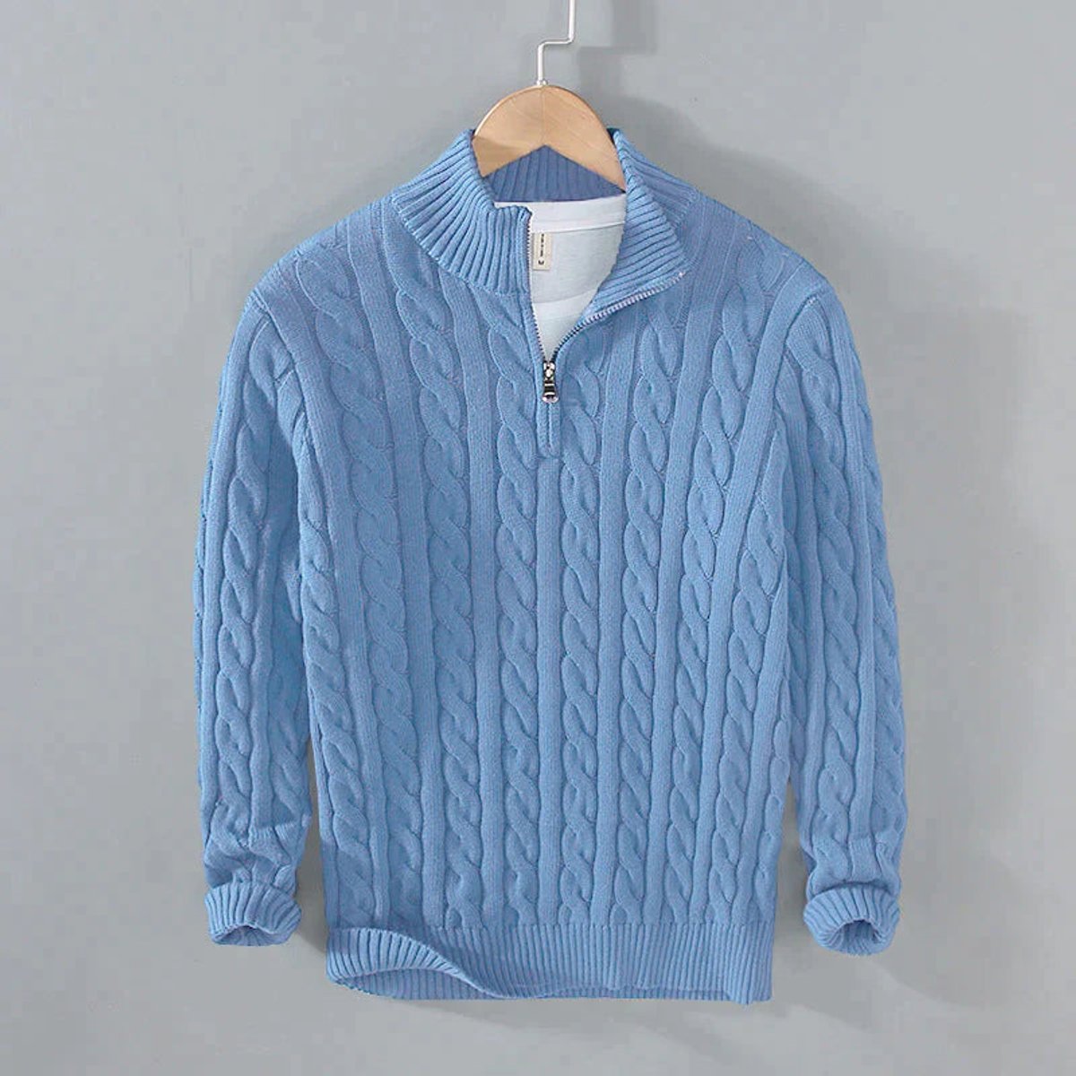 Pull torsadé demi-zip col montant bleu clair pour homme
