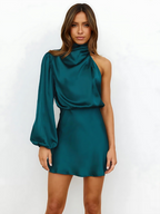 Robe asymétrique satinée manche unique pour femme