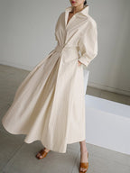 Robe chemise longue beige ceinturée coupe ample pour femme