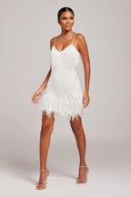 Robe courte à franges et plumes à bretelles