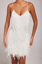 Robe courte à franges et plumes à bretelles